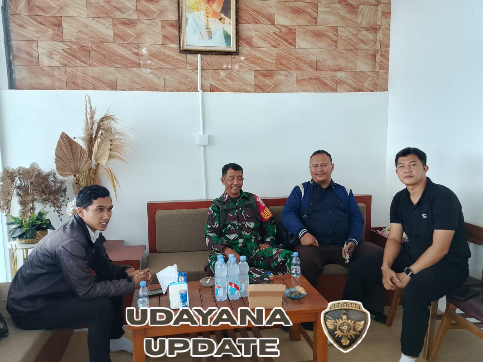 Bangli – Babinsa Desa Batur Selatan, Serka I Nengah Koding, melaksanakan kegiatan monitoring dan pengecekan kesiapan Satuan Pelayanan Pemenuhan Gizi (SPPG) yang dikelola oleh Yayasan Bulan Palapa, bertempat di Jalan Raya Penelokan, Desa Batur Selatan, Kecamatan Kintamani, Kabupaten Bangli. Senin (3/11/2025) Kegiatan tersebut dilaksanakan pada pukul 10.30 WITA s.d. 11.45 WITA, dalam rangka persiapan sebelum tim dari Badan Gizi Nasional melakukan verifikasi lapangan terhadap kesiapan operasional fasilitas tersebut. Babinsa Desa Batur Selatan, Serka I Nengah Koding, menyampaikan bahwa kehadiran Babinsa dalam kegiatan ini merupakan bentuk dukungan terhadap program peningkatan gizi masyarakat, “Kami Babinsa akan selalu mendukung penuh kegiatan yang berkaitan dengan kesejahteraan dan kesehatan warga binaan, terutama dalam hal pemenuhan gizi masyarakat,” ujar Serka I Nengah Koding. Sementara itu, Dandim 1626/Bangli Letkol Arm Gede Arya Girinatha Utama menyampaikan apresiasinya terhadap kegiatan yang dilakukan Babinsa di lapangan, “TNI melalui para Babinsa selalu berkomitmen mendukung program pemerintah di bidang kesehatan dan gizi masyarakat. Kehadiran Babinsa dalam pengecekan ini sangat penting untuk memastikan fasilitas berjalan baik sebelum pelayanan dibuka untuk masyarakat,” tegas Dandim. Dengan kesiapan yang telah dilakukan, diharapkan Satuan Pelayanan Pemenuhan Gizi di Desa Batur Selatan dapat segera beroperasi dan memberikan manfaat nyata bagi peningkatan derajat kesehatan masyarakat di wilayah Kintamani. (Pendim 1626/Bangli)