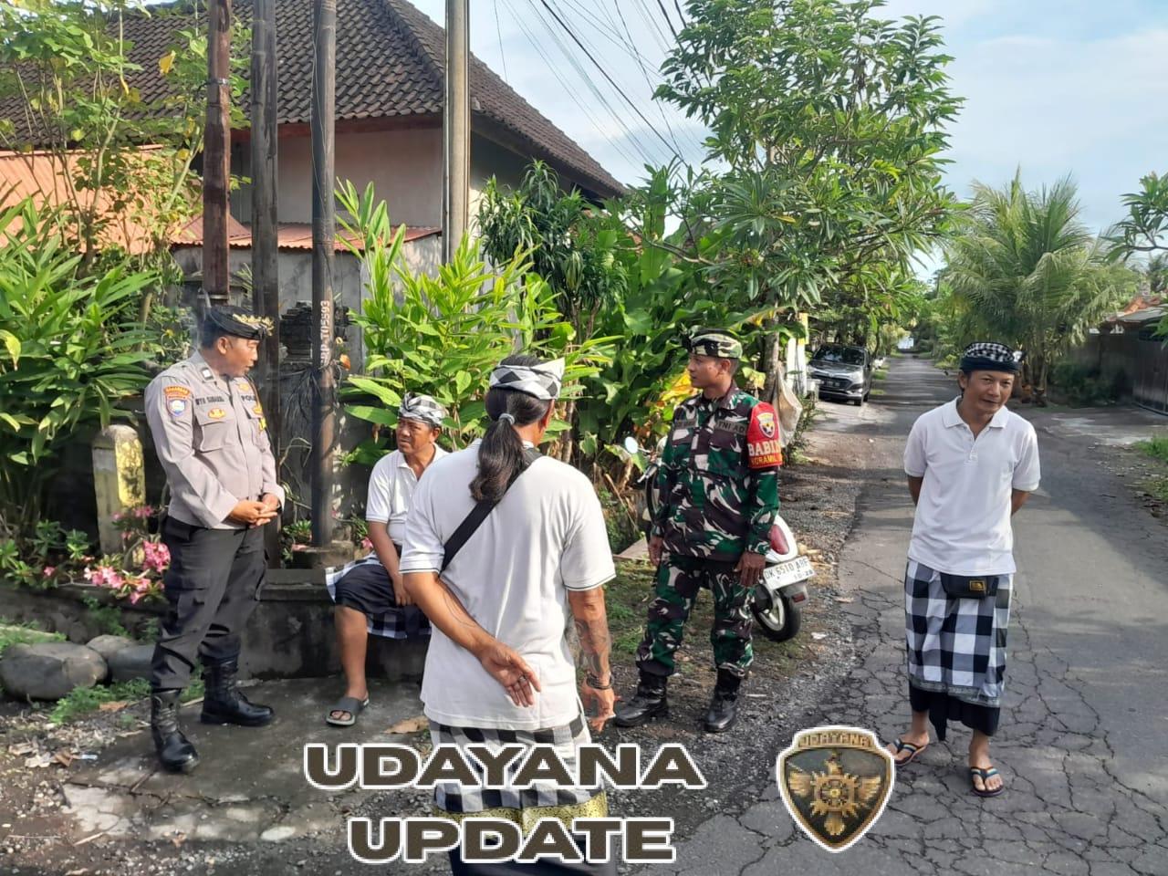 Kawal Upacara Melasti, Babinsa Negari Kompak Bersama Pecalang