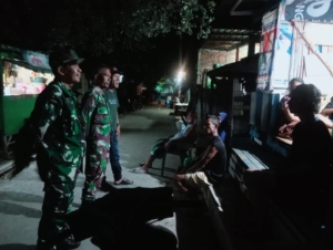 Babinsa Serma Rizal Pimpin Kegiatan Siskamling di Kecamatan Asokota