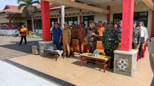 Anggota Koramil 1624-03/Lewoleba Hadiri Apel Gabungan Tanggap Darurat Bencana Hidrometeorologi di Polres Lembata