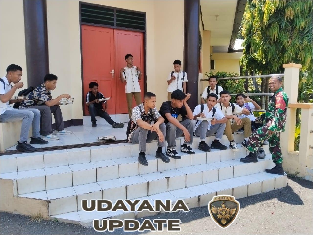 Babinsa Koramil 1602-01/Ende Laksanakan Komsos Bersama Pelajar SMAK Ndao