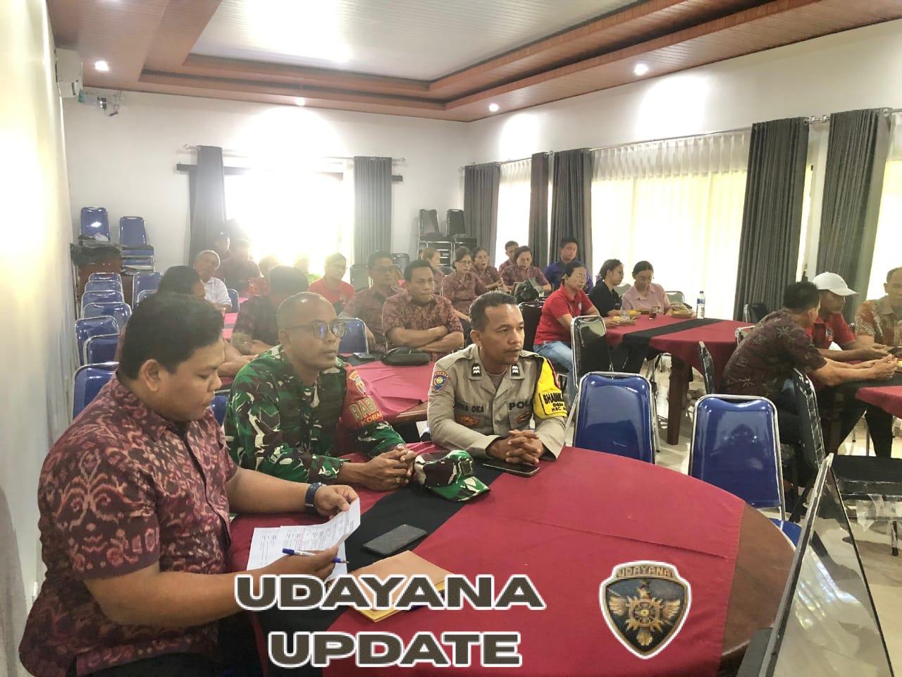 Wujud Sinergi TNI dan BUMN, Babinsa Koramil Gianyar Hadiri Pengenalan Tim PT. Pegadaian di Desa Sidan