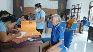 Babinsa Selisihan Turun Gunung Kawal Pelaksanaan Posyandu Lansia