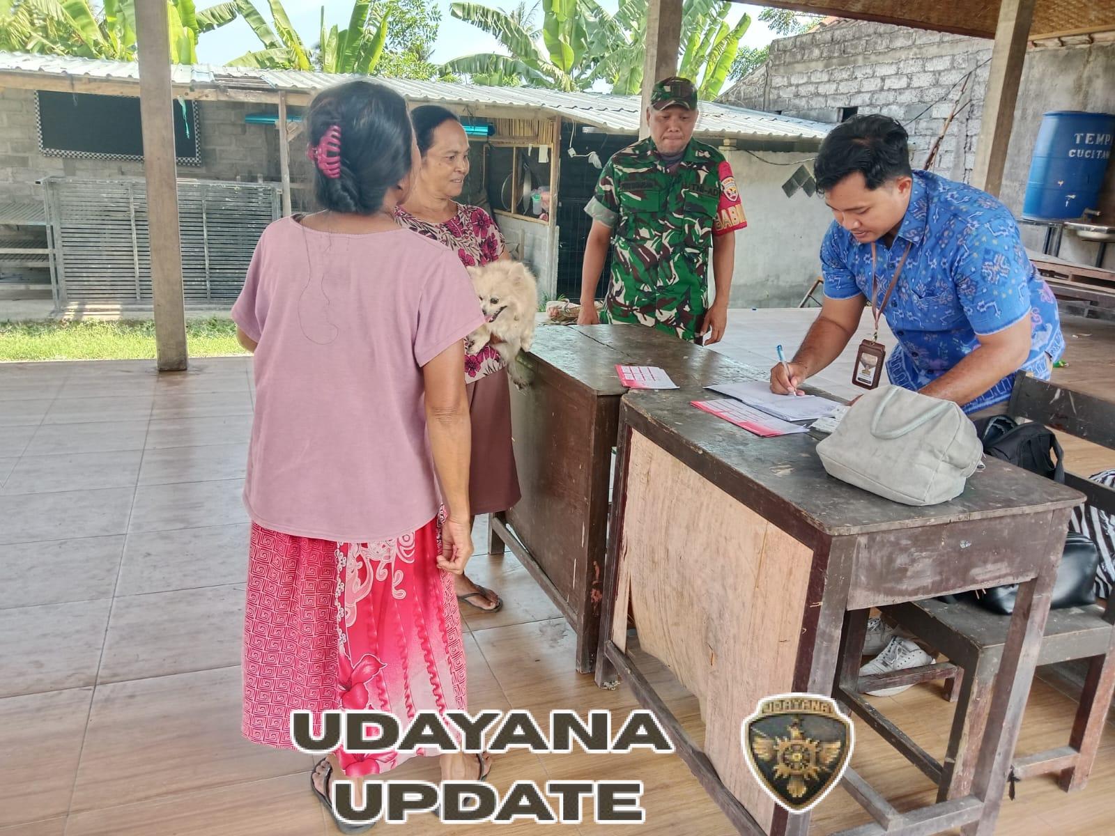 35 Hewan Peliharaan di Desa Banyupoh Divaksin Rabies, Babinsa Serma Putu Sudiarsana Gencarkan Himbauan Perawatan