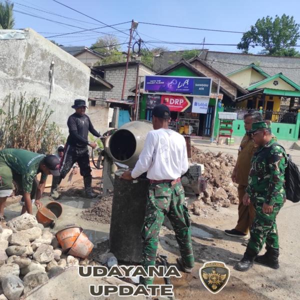 Sinergi TNI dan Warga Lasiana Bangun Drainase Sepanjang 340 Meter
