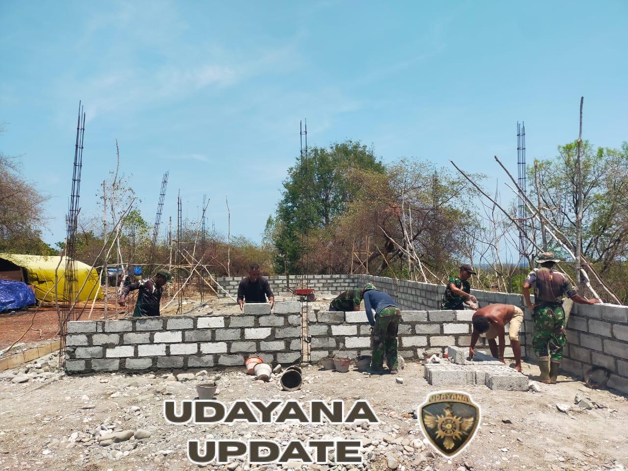 Kodim Kupang Lanjutkan Pemasangan Batako Program Sekolah Oepoli