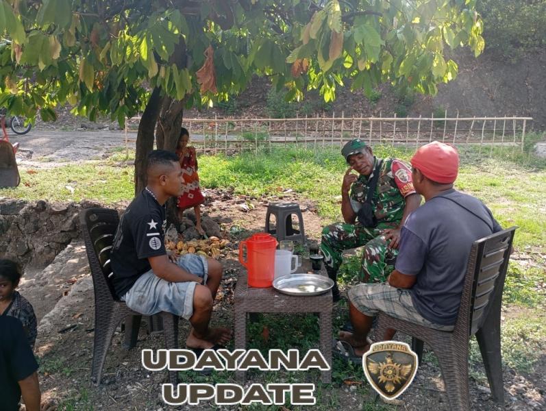 Babinsa Koramil 1602-04/Maurole Laksanakan Pamwil dan Komsos di Desa Loboniki