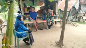 Babinsa Kareke Imbau Warga Waspadai Rabies dan Awasi Anak Saat Bermain