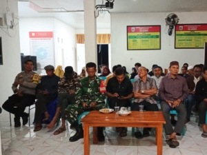 Babinsa Hadiri Rapat Pembentukan TPK dan Panitia Harlah Desa Manemeng