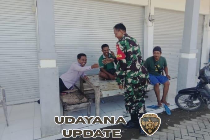 Babinsa Kelanir Jalin Kedekatan dengan Warga Melalui Komsos