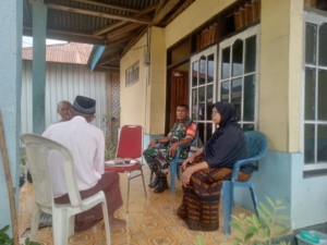 Babinsa Koramil 1602-01 Ende Perkuat Kamtibmas Lewat Pamwil dan Komsos di Paupire