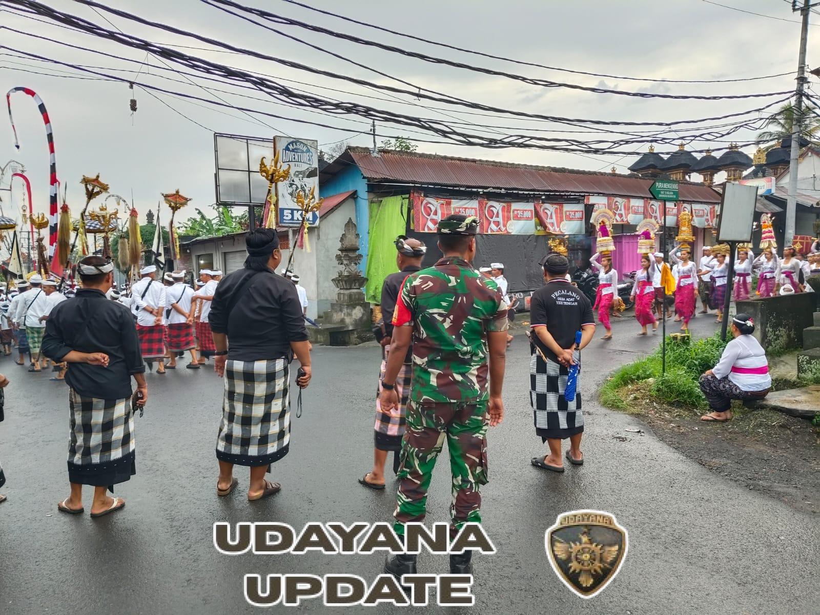 Wujud Kepedulian Babinsa, Kawal Tradisi Adat di Tengah Suasana Religius Payangan