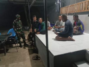 Babinsa Koramil 1608-06/Wawo Gelar Patroli Malam Demi Keamanan Desa