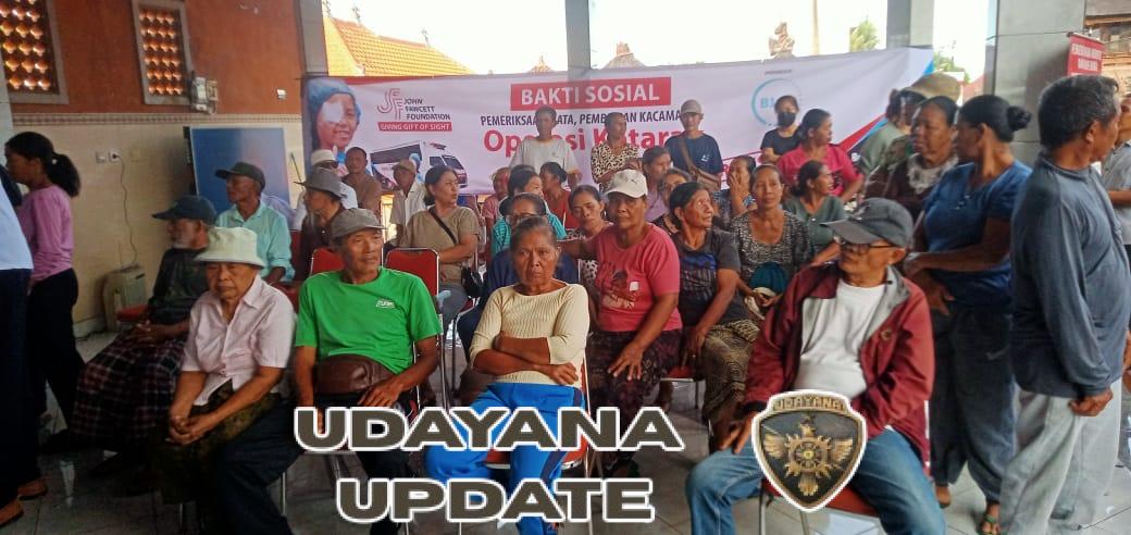 Turun Langsung Dampingi Warga, Babinsa Pering Ikut Sukseskan Pemeriksaan Kesehatan Gratis