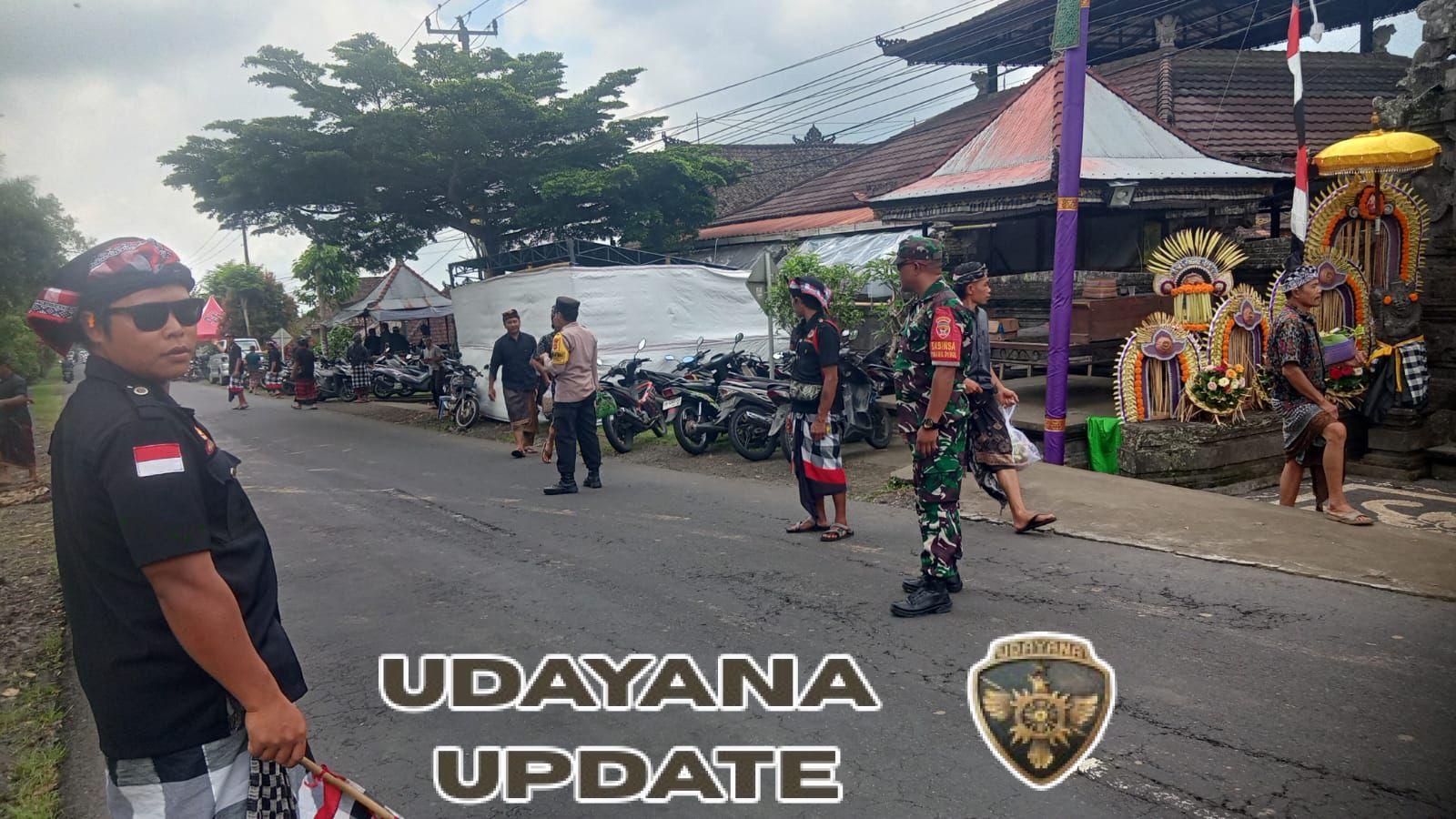 Babinsa Desa Pengotan Bersinergi dengan Aparat Terkait Amankan Upacara Piodalan di Pura Puseh Bale Agung