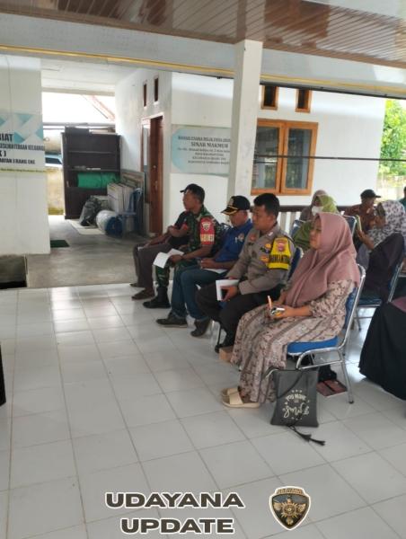 Babinsa Kalimantong Dampingi Warga Ikuti Pelatihan Pengolahan Sampah Rumah Tangga