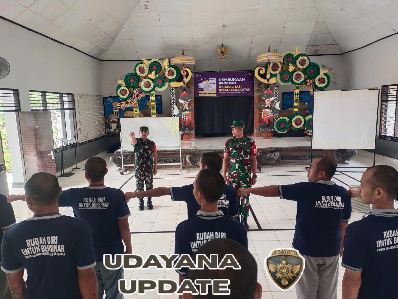 Babinsa Berikan Pelatihan PBB dan Motivasi Kebangsaan kepada Narapidana Narkotika di Rutan Bangli