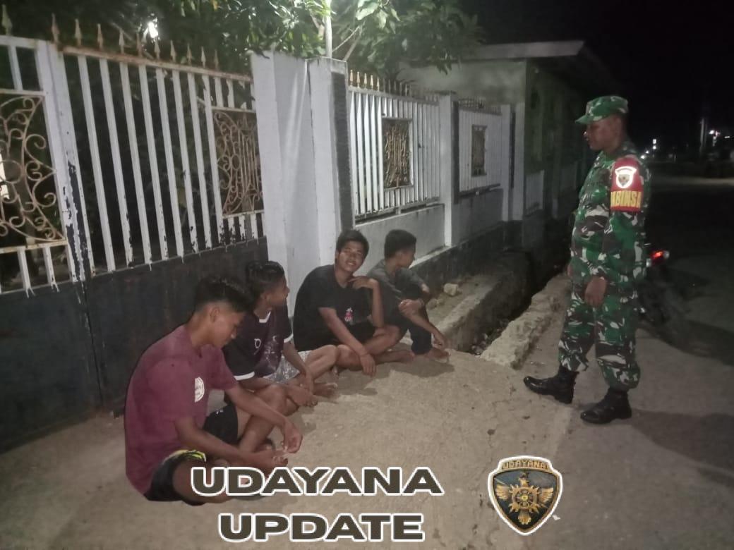 Babinsa Koramil Wawo Aktif Patroli dan Ronda, Jaga Kondusivitas Desa