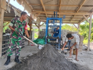 Babinsa Beringin Jaya Ajak Warga Utamakan Keselamatan Saat Bekerja