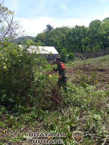 Babinsa Koramil 1628-01/Taliwang Pimpin Gotong Royong Persiapan Pembangunan Koperasi Merah Putih