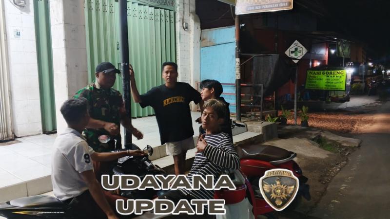 Babinsa Koramil 1607-04/Alas Intensifkan Patroli Wujudkan Kamtibmas Kondusif