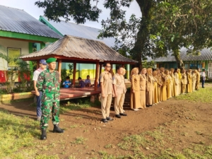 Serka Sahruddin Pimpin Upacara Hari Pahlawan di SMPN 1 Lunyuk