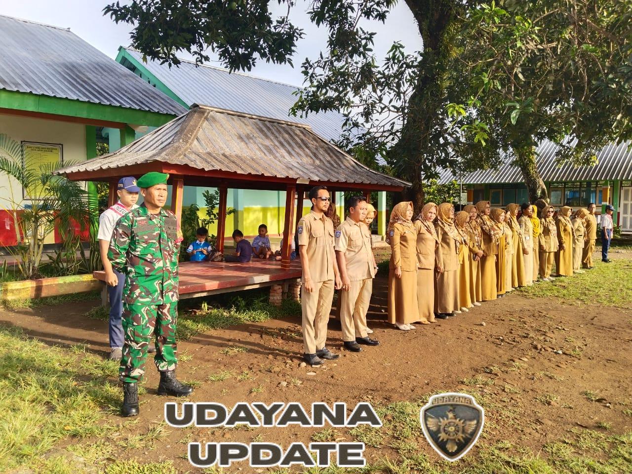 Serka Sahruddin Pimpin Upacara Hari Pahlawan di SMPN 1 Lunyuk