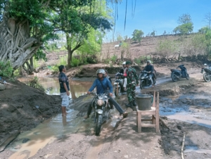 Serka Munir Dorong Semangat Gotong Royong Warga Tingkatkan Akses Jalan Desa