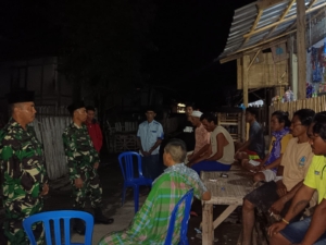 Patroli Siskamling Koramil 1608-03/Sape Tegakkan Keamanan di Parangina