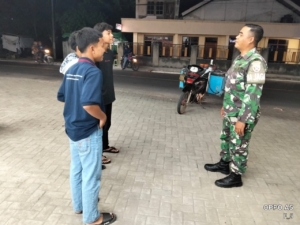 Babinsa Patroli Malam, Cegah Gangguan Kamtibmas di Wilayah Binaan