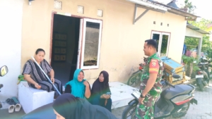 Babinsa Desa Pasir Putih Ajak Warga Wujudkan Lingkungan Bersih dan Aman