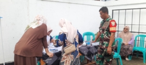TNI Hadir untuk Rakyat, Babinsa Koramil 1628-03/Seteluk Dukung Peningkatan Kesehatan Ibu dan Anak