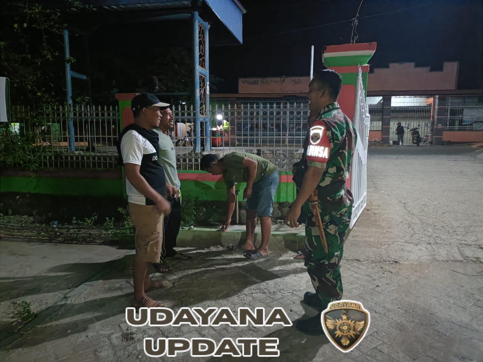 Sinergi dan Kepedulian, TNI Koramil Lape Lopok Amankan Wilayah Lewat Patroli Malam