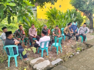 Danramil 1628-01/Taliwang Pimpin Anggota Melayat, Tegaskan Komitmen TNI Selalu Hadir di Tengah Masyarakat