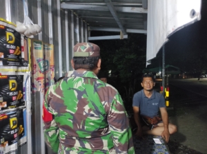Babinsa Kempo Patroli Malam, Warga Diajak Jaga Keamanan Lingkungan