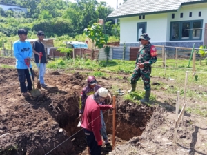 Babinsa Desa Belo Kawal Pembangunan Koperasi Merah Putih Demi Kemajuan Ekonomi Warga