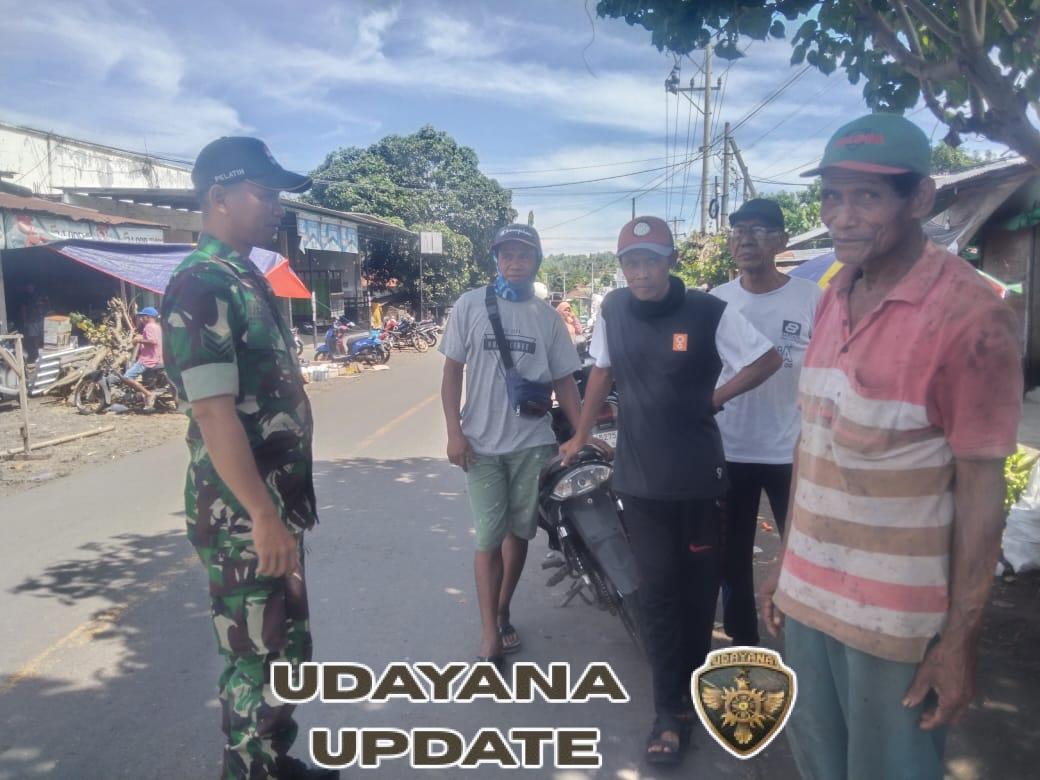 Babinsa Karombo Himbau Warga Patuh Aturan Berkendara di Dusun Ladore