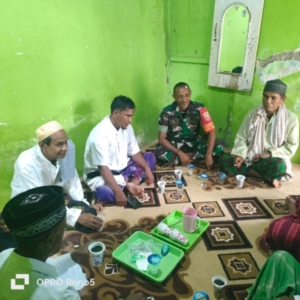 Babinsa Dompu Hadiri Syukuran Warga dan Ajak Masyarakat Jaga Kamtibmas