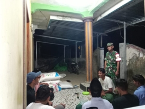 Anggota Koramil 1607-07/Lunyuk Tingkatkan Patroli Malam untuk Perkuat Keamanan Wilayah