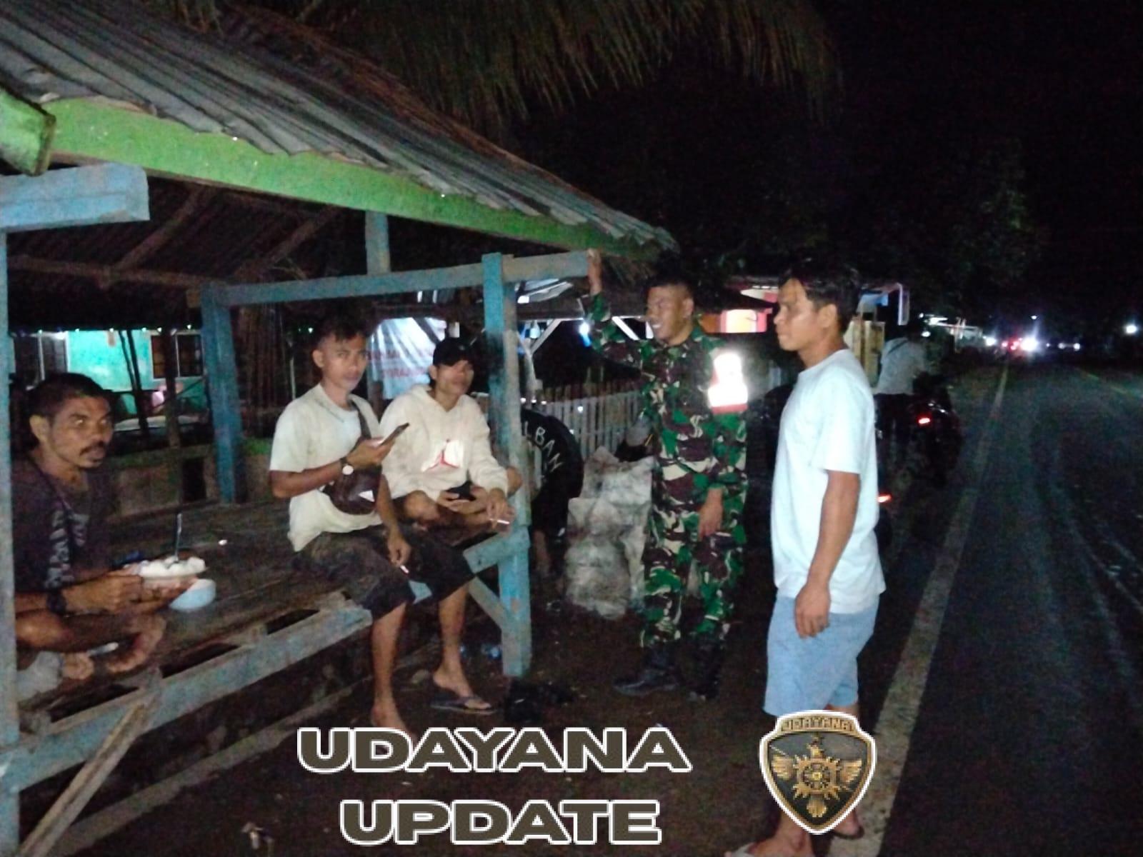 Babinsa Lepadi Gelar Ronda Malam Bersama Warga Jaga Keamanan Desa