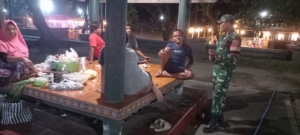 Babinsa Tirtanadi Gelar Patroli Bersama Warga di Musim Penghujan”