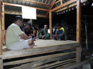 Patroli Rutin Koramil Alas Wujud Komitmen TNI Jaga Keamanan dan Kedekatan dengan Warga