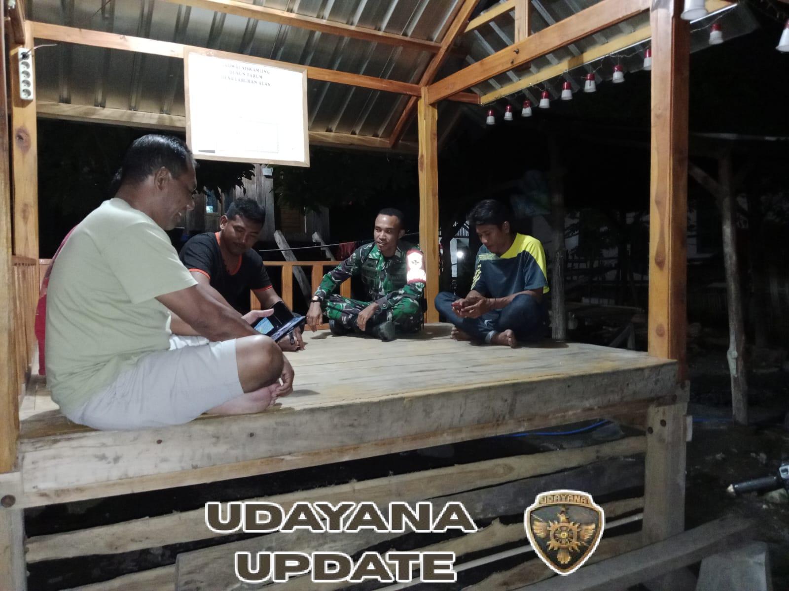 Patroli Rutin Koramil Alas Wujud Komitmen TNI Jaga Keamanan dan Kedekatan dengan Warga