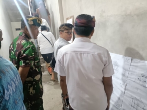 Koramil 1609-05/Sukasada Dukung Pengamanan Melaspas dan Urip-Urip Kantor Desa