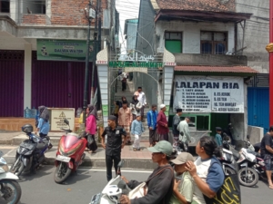 Babinsa Koramil Klungkung Gelar Pengamanan Sholat Jumat Di Masjid Alhikmah Kampung Lebah