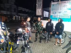 Jaga Kamtibmas, Koramil 1607-06/Lape-Lopok Gelar Patroli Malam Rutin