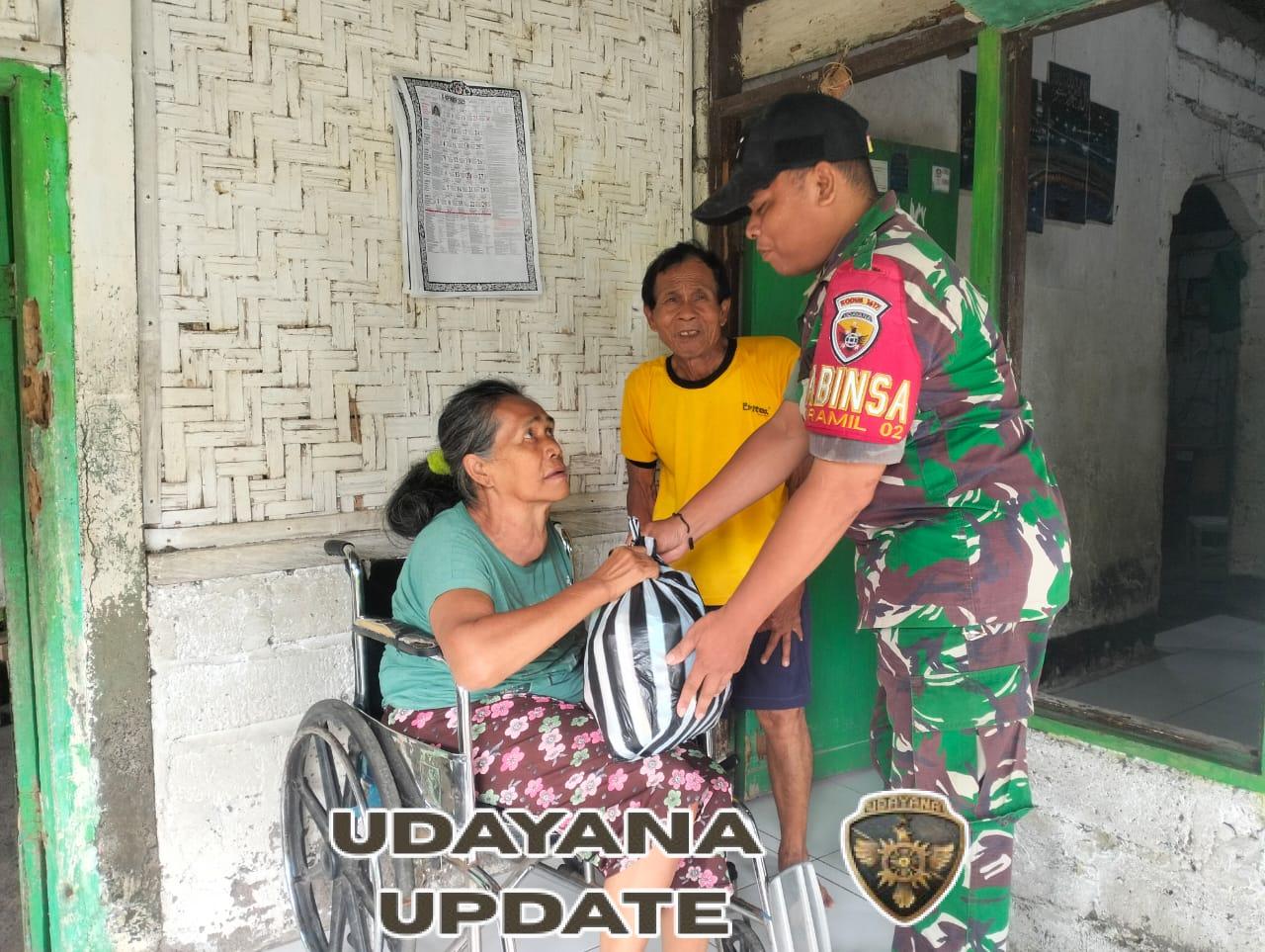 Babinsa Babinsa Tegalcangkring Jalin Keakraban, Komsos Dibalut Bingkisan Sederhana