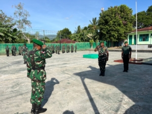 Upacara Mingguan Jadi Momentum  Peningkatan Tanggung Jawab Prajurit Kodim 1622/Alor