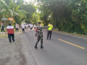 Pjs Danramil Dawan Hadiri Jalan Santai Meriahkan Festival Goa Lawah