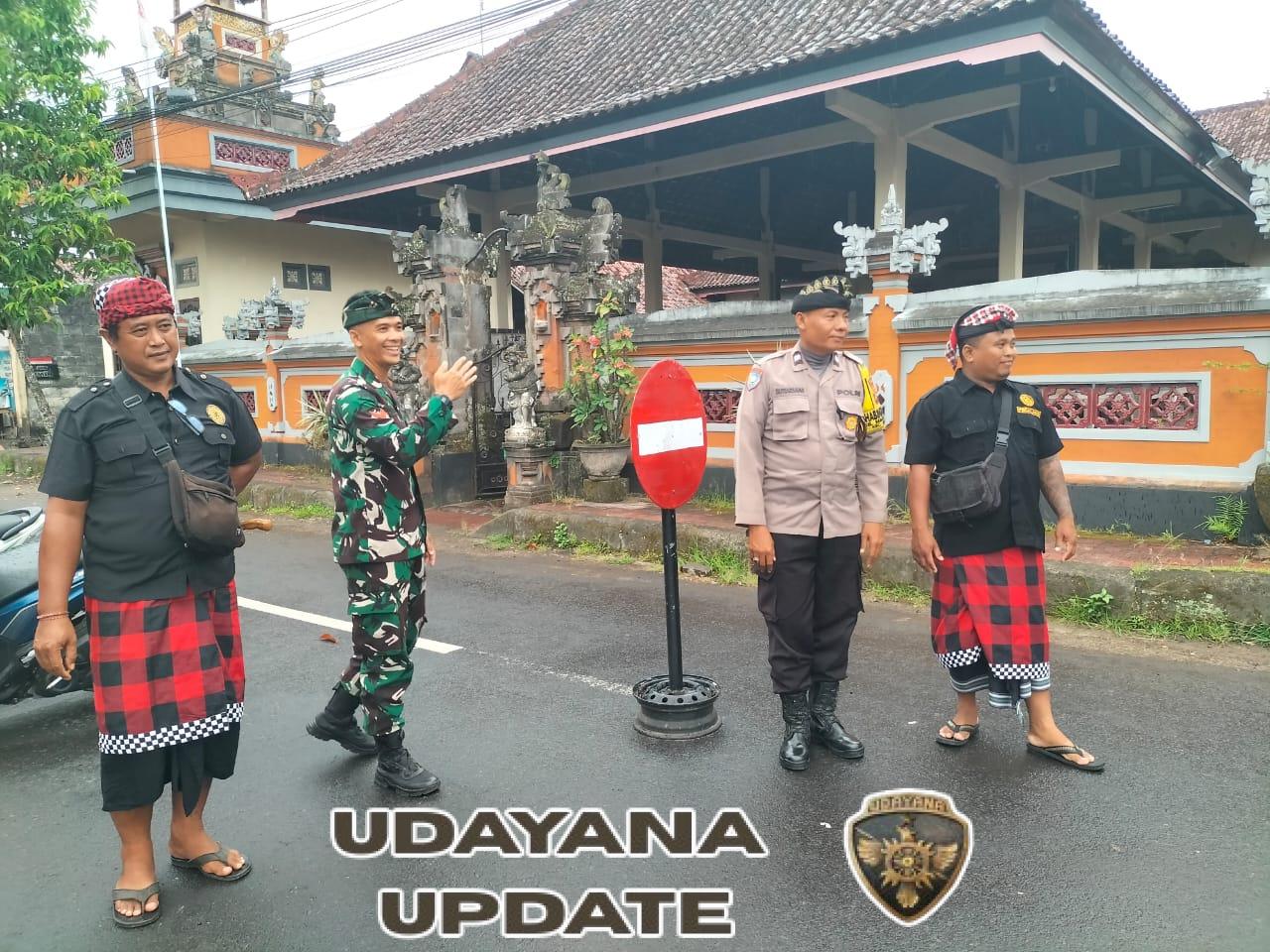 Babinsa Koramil Klungkung Kawal Piodalan Di Pura Pucak Desa Adat Sangkanbuana